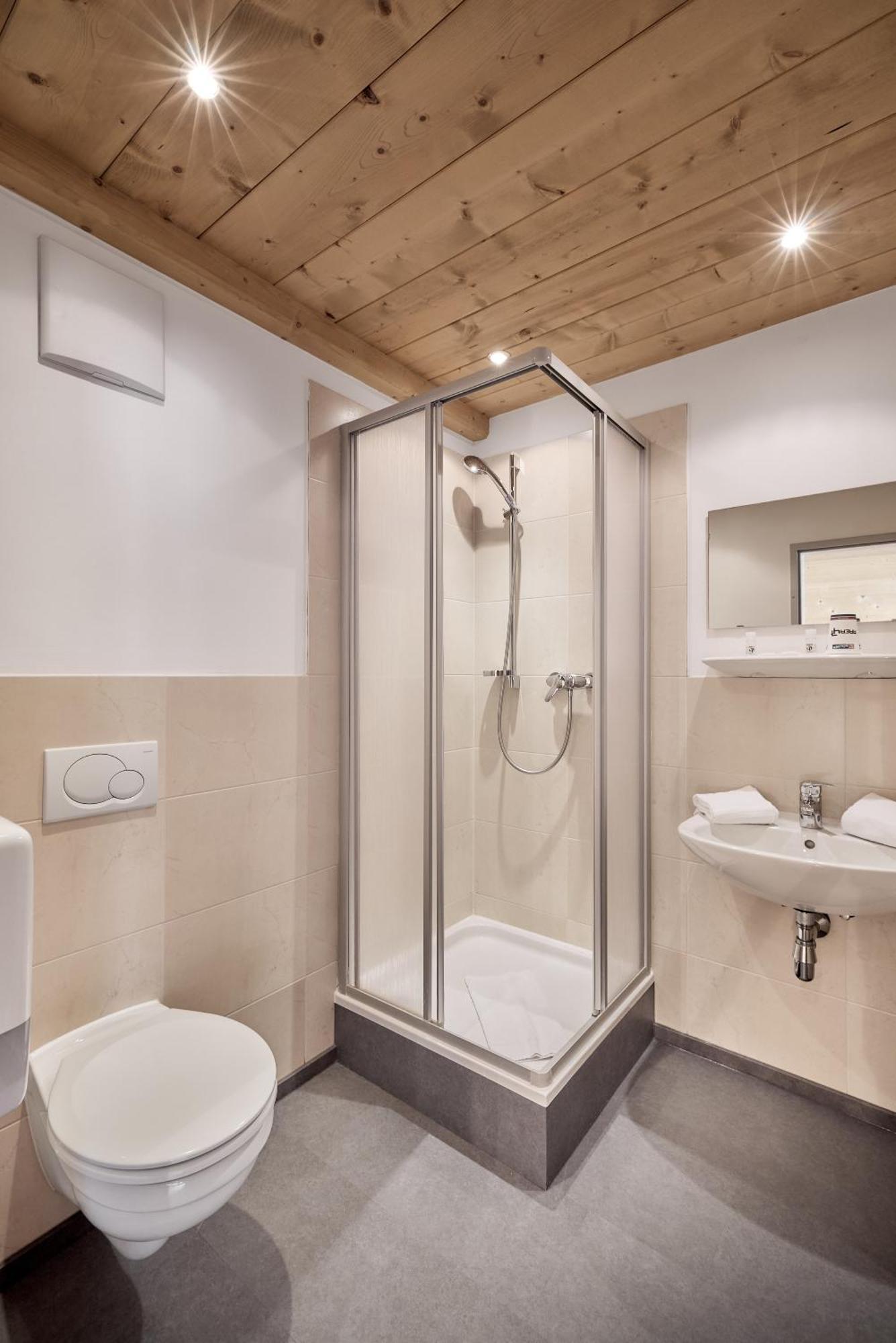 Area 47 - Tirol Hotel Otztal Bahnhof Bagian luar foto