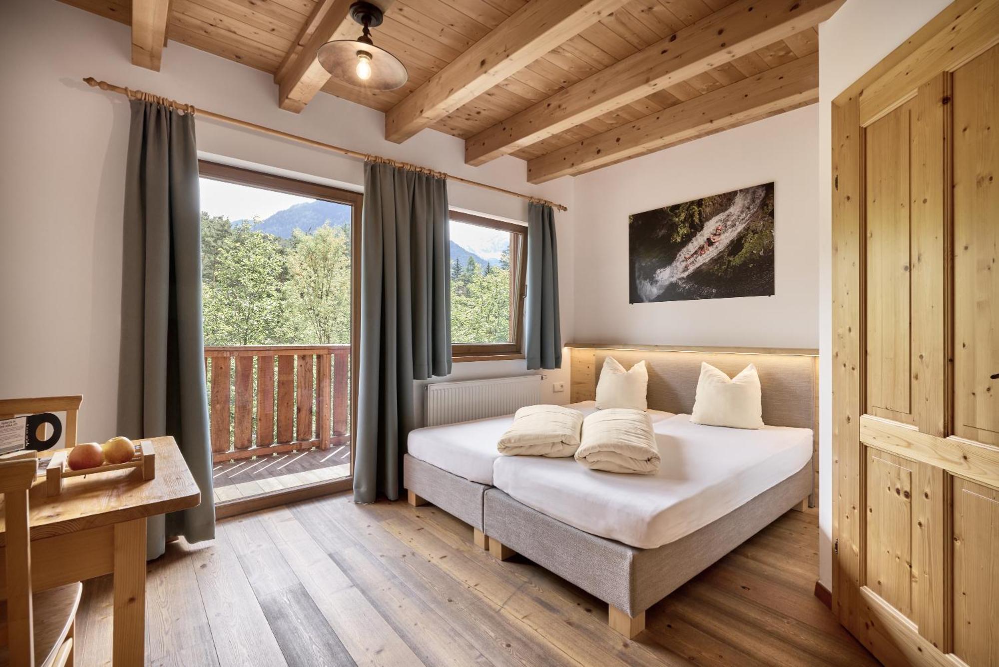 Area 47 - Tirol Hotel Otztal Bahnhof Bagian luar foto