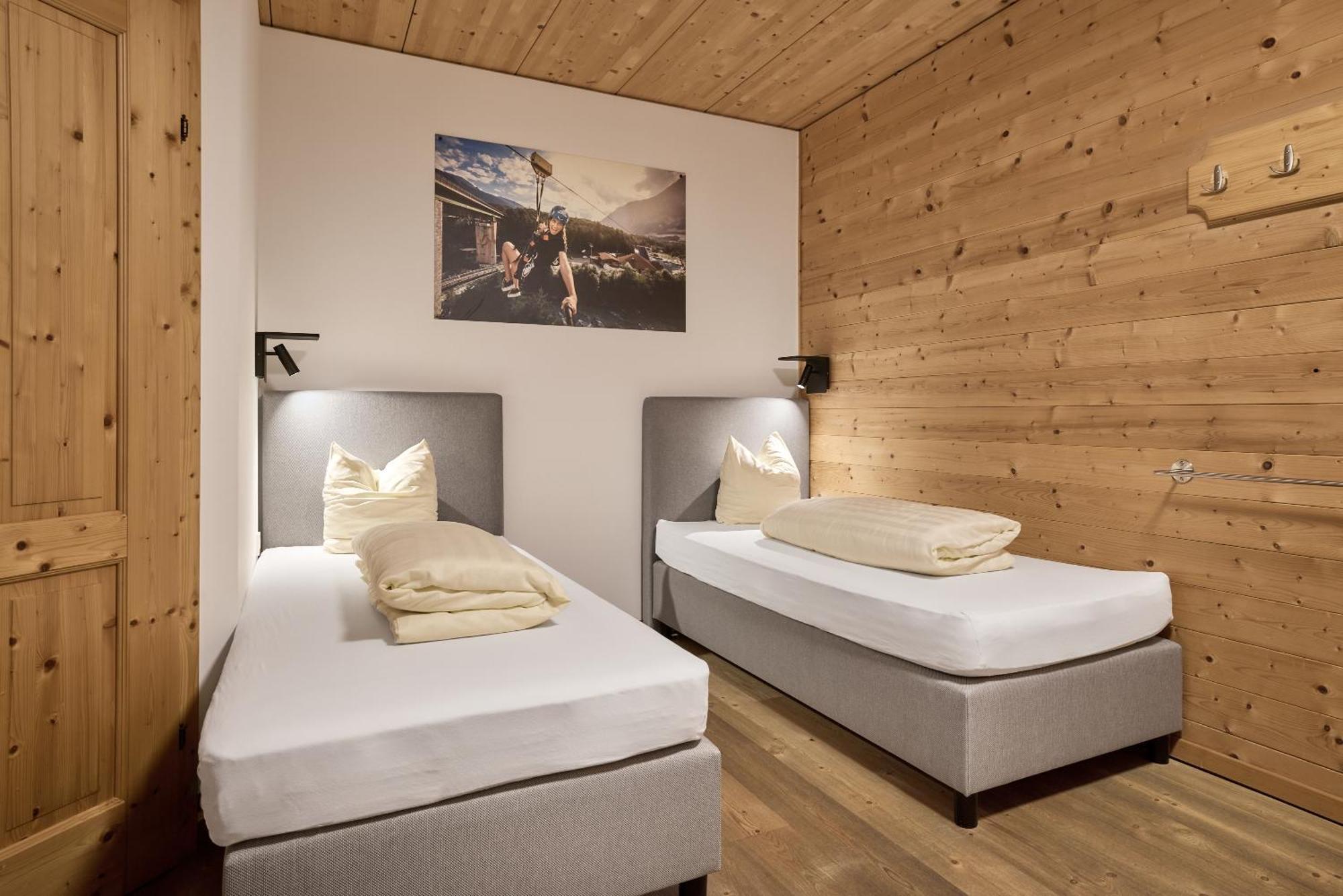 Area 47 - Tirol Hotel Otztal Bahnhof Bagian luar foto