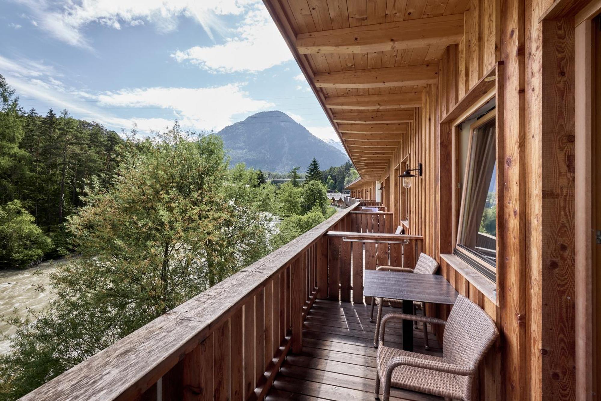 Area 47 - Tirol Hotel Otztal Bahnhof Bagian luar foto