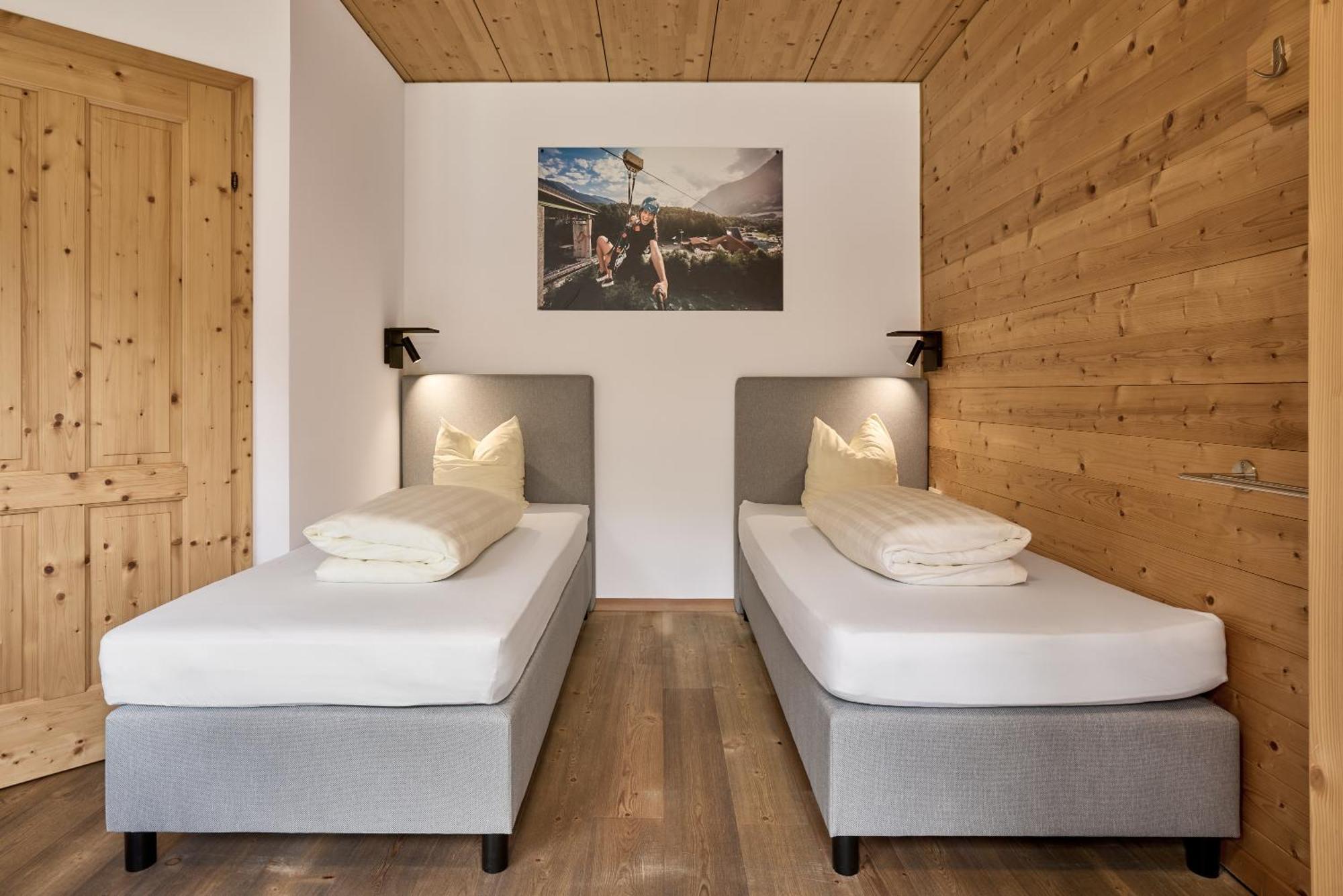 Area 47 - Tirol Hotel Otztal Bahnhof Bagian luar foto