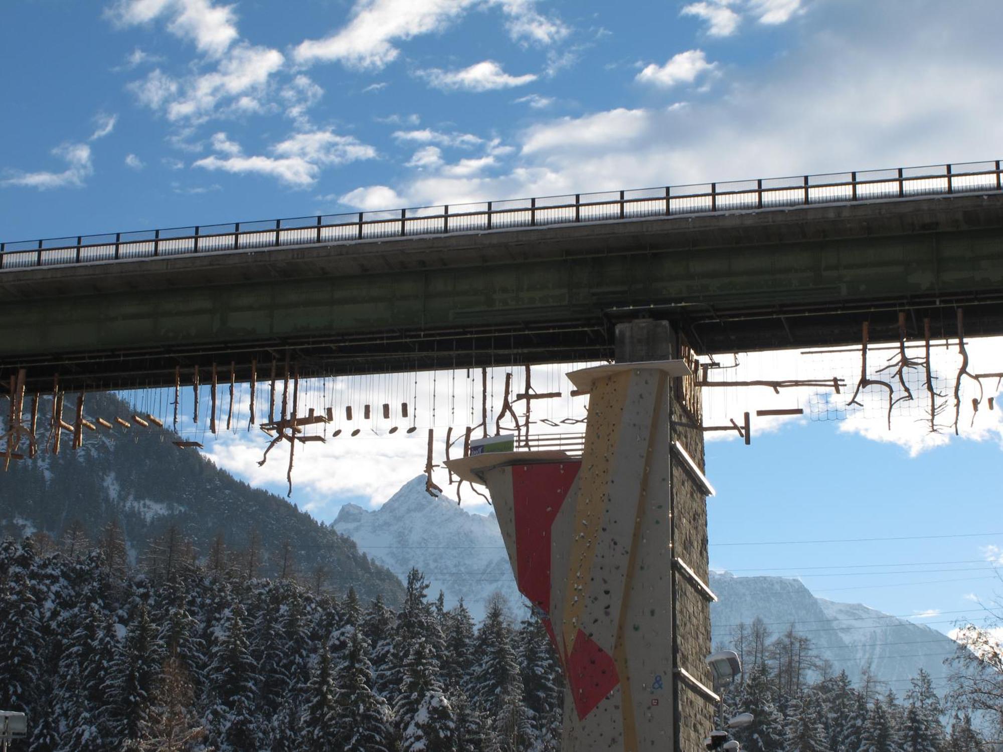 Area 47 - Tirol Hotel Otztal Bahnhof Bagian luar foto